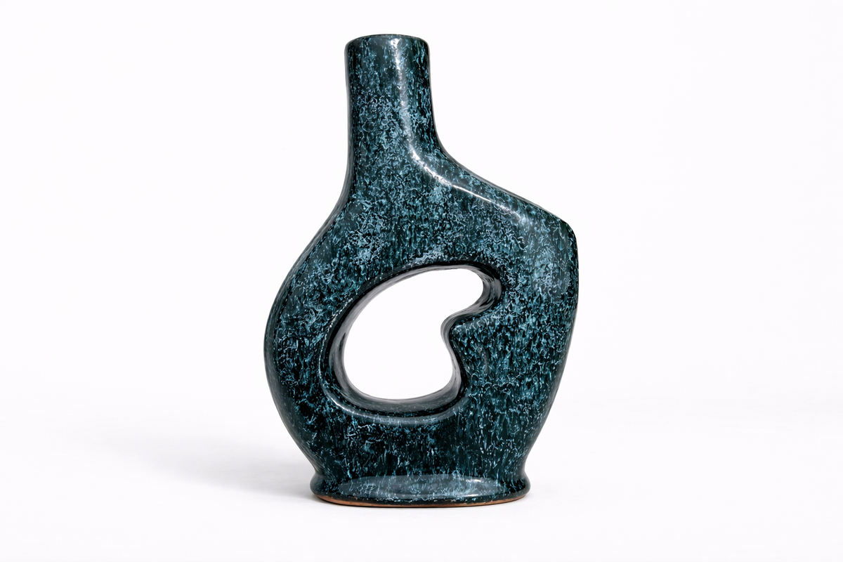 Vase sculptural en céramique à double boucle