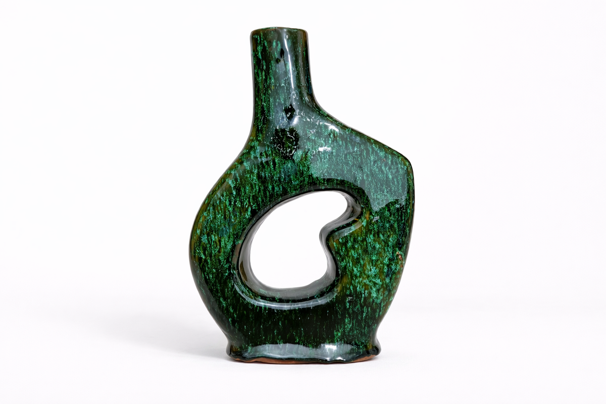 Vase sculptural en céramique à double boucle