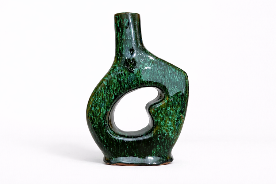 Vase sculptural en céramique à double boucle