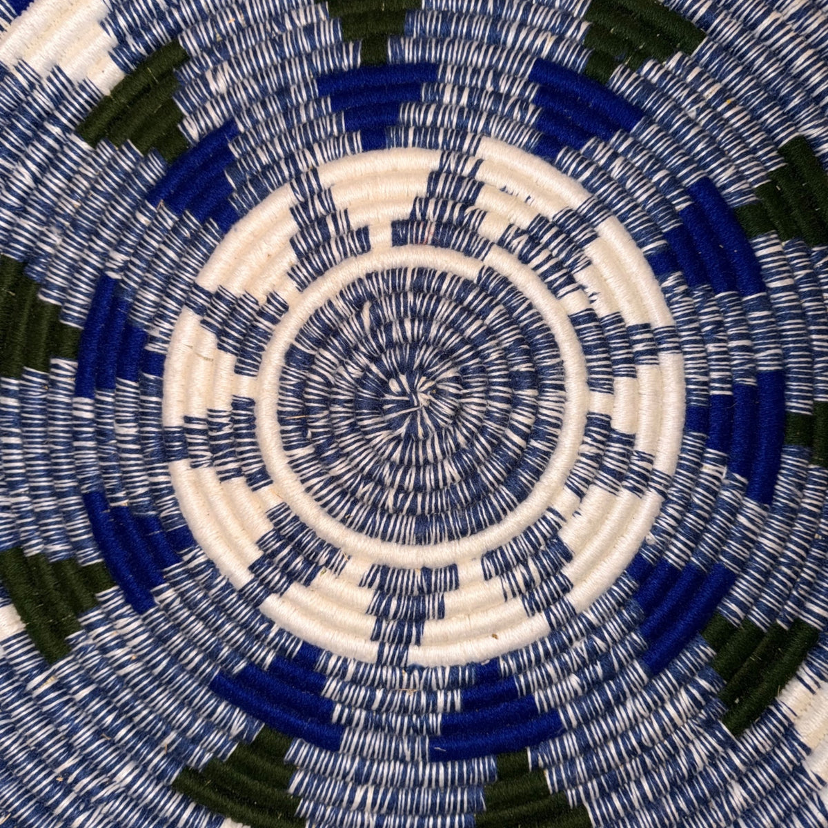Panier rond tressé, mural ou à poser – 47 cm